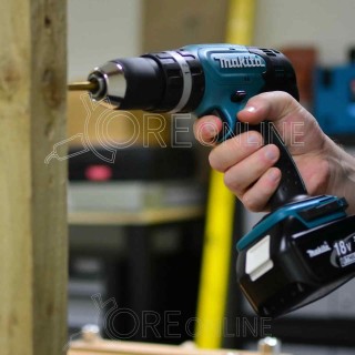 Trapano avvitatore con percussione Makita® DHP453RFE